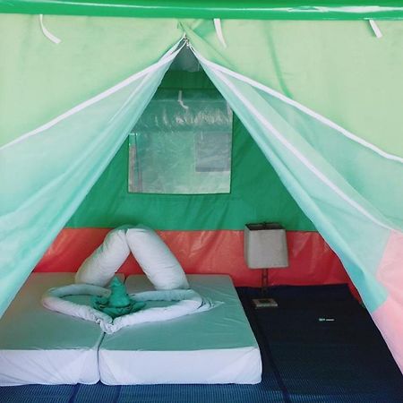 Koh Ngai Camping Restaurant @ Bar מראה חיצוני תמונה