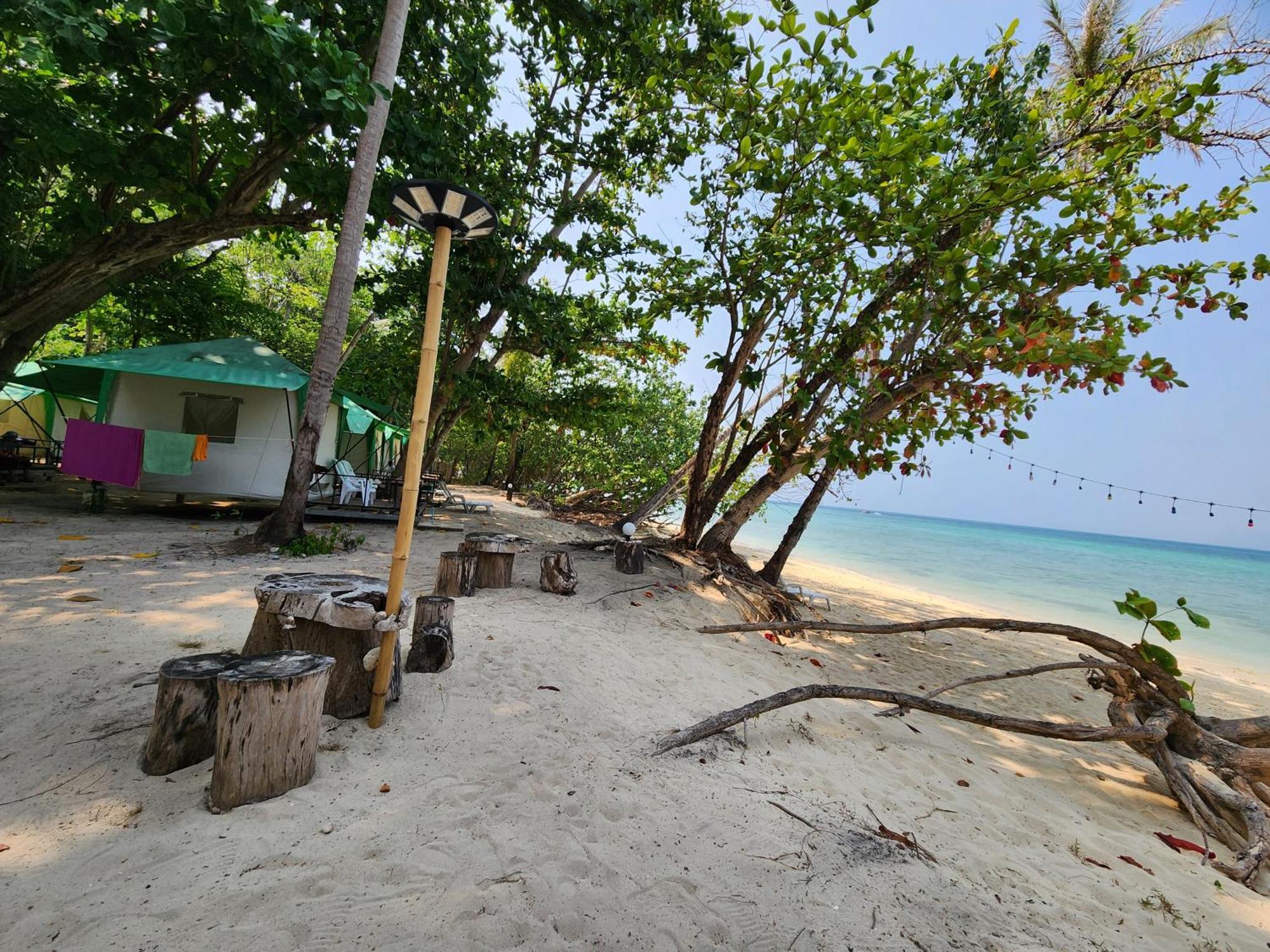 Koh Ngai Camping Restaurant @ Bar מראה חיצוני תמונה