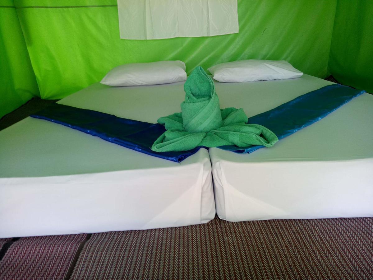 Koh Ngai Camping Restaurant @ Bar מראה חיצוני תמונה