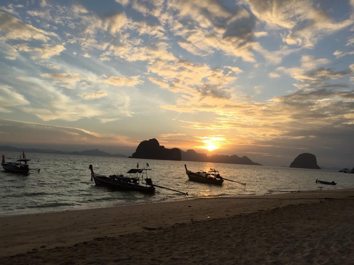 Koh Ngai Camping Restaurant @ Bar מראה חיצוני תמונה